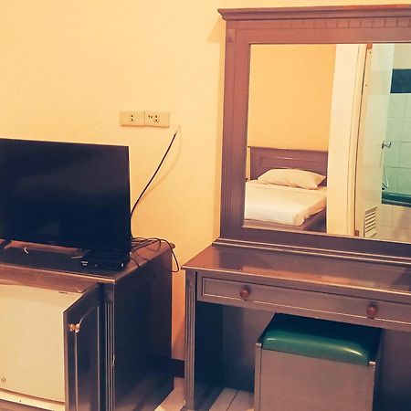 Hotel Wijaya Пурвокерто Екстериор снимка