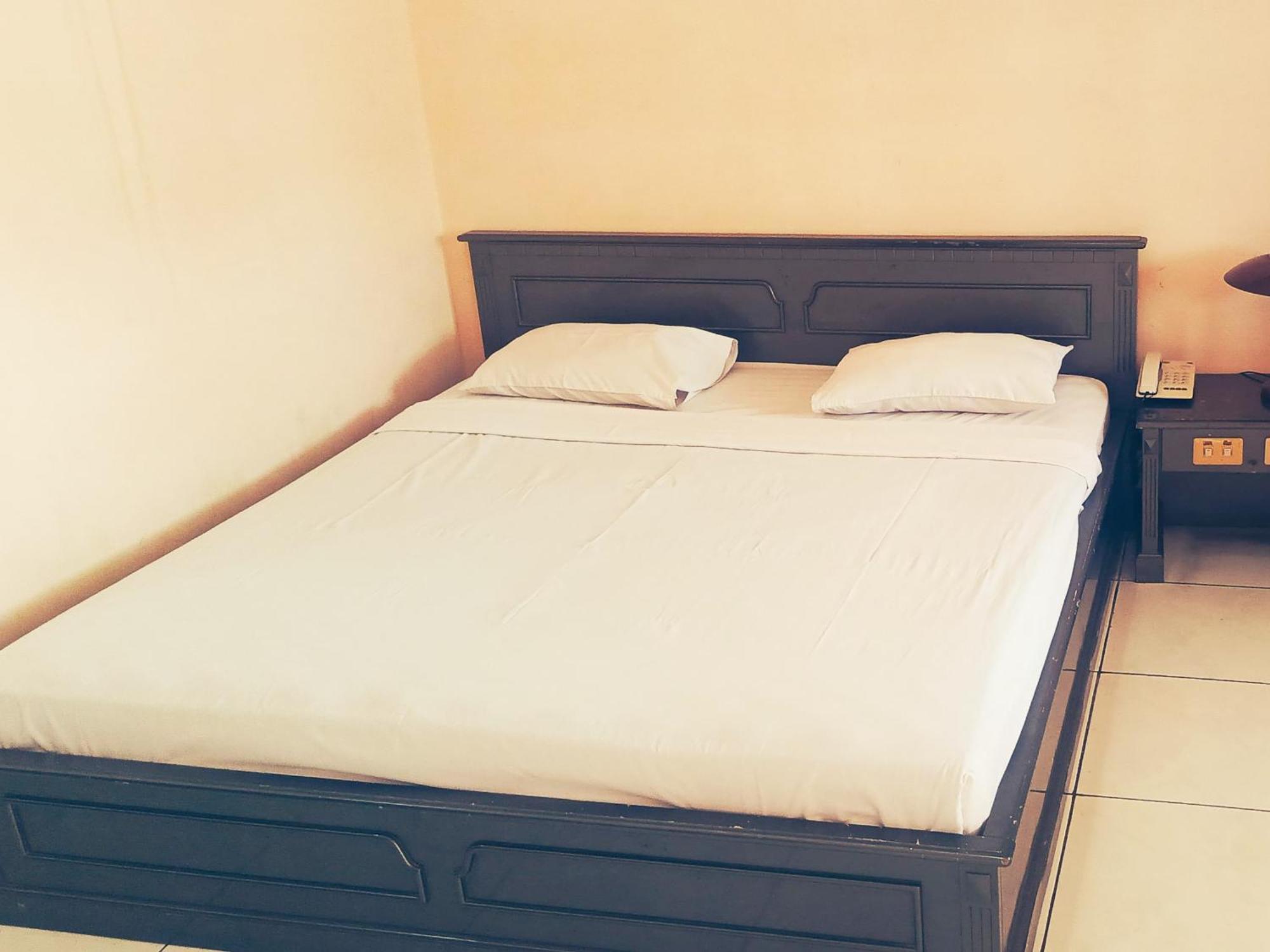 Hotel Wijaya Пурвокерто Екстериор снимка