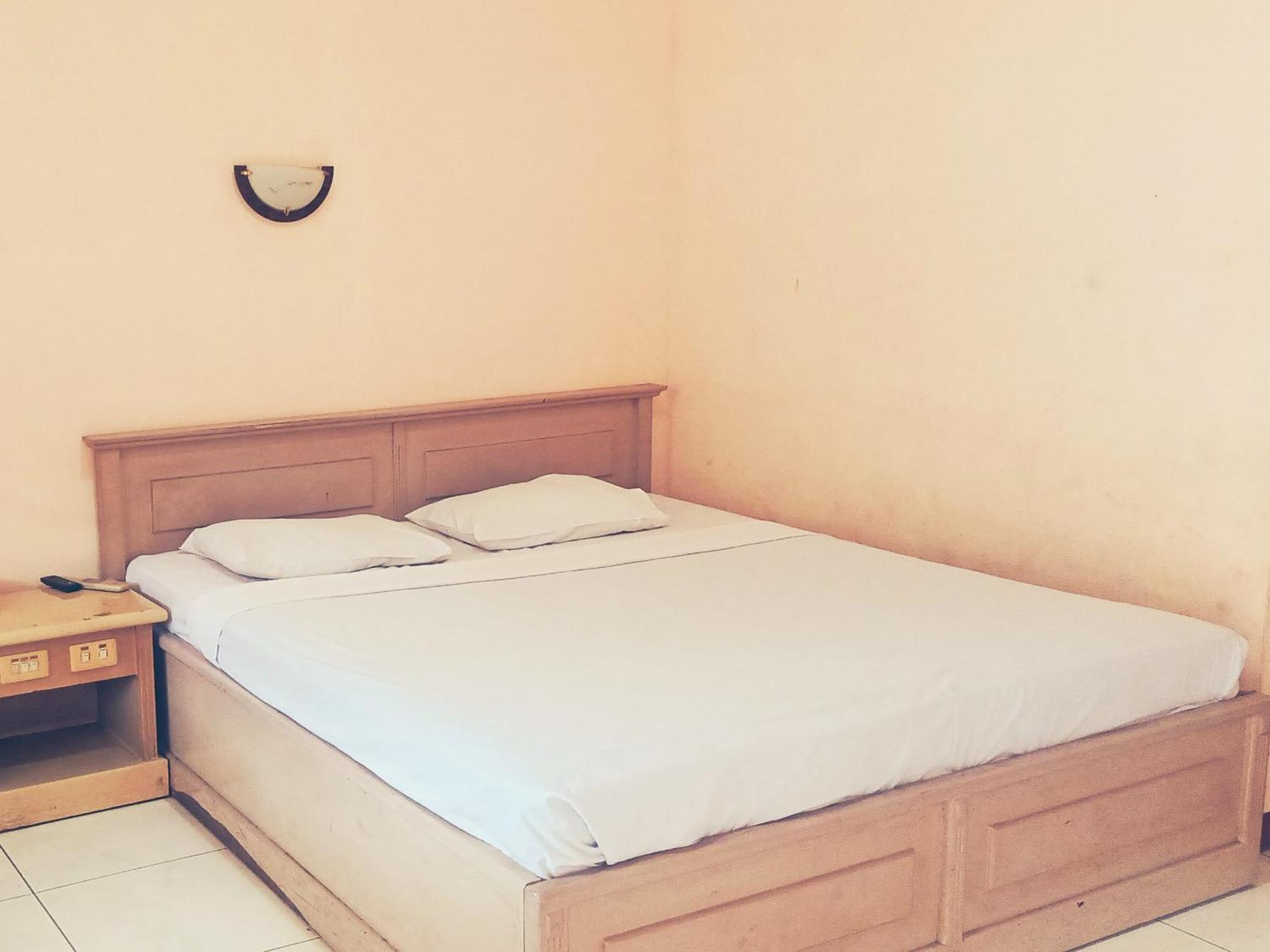 Hotel Wijaya Пурвокерто Екстериор снимка