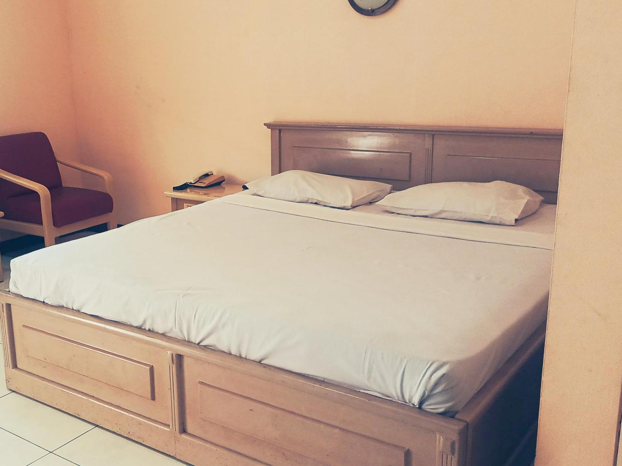 Hotel Wijaya Пурвокерто Екстериор снимка