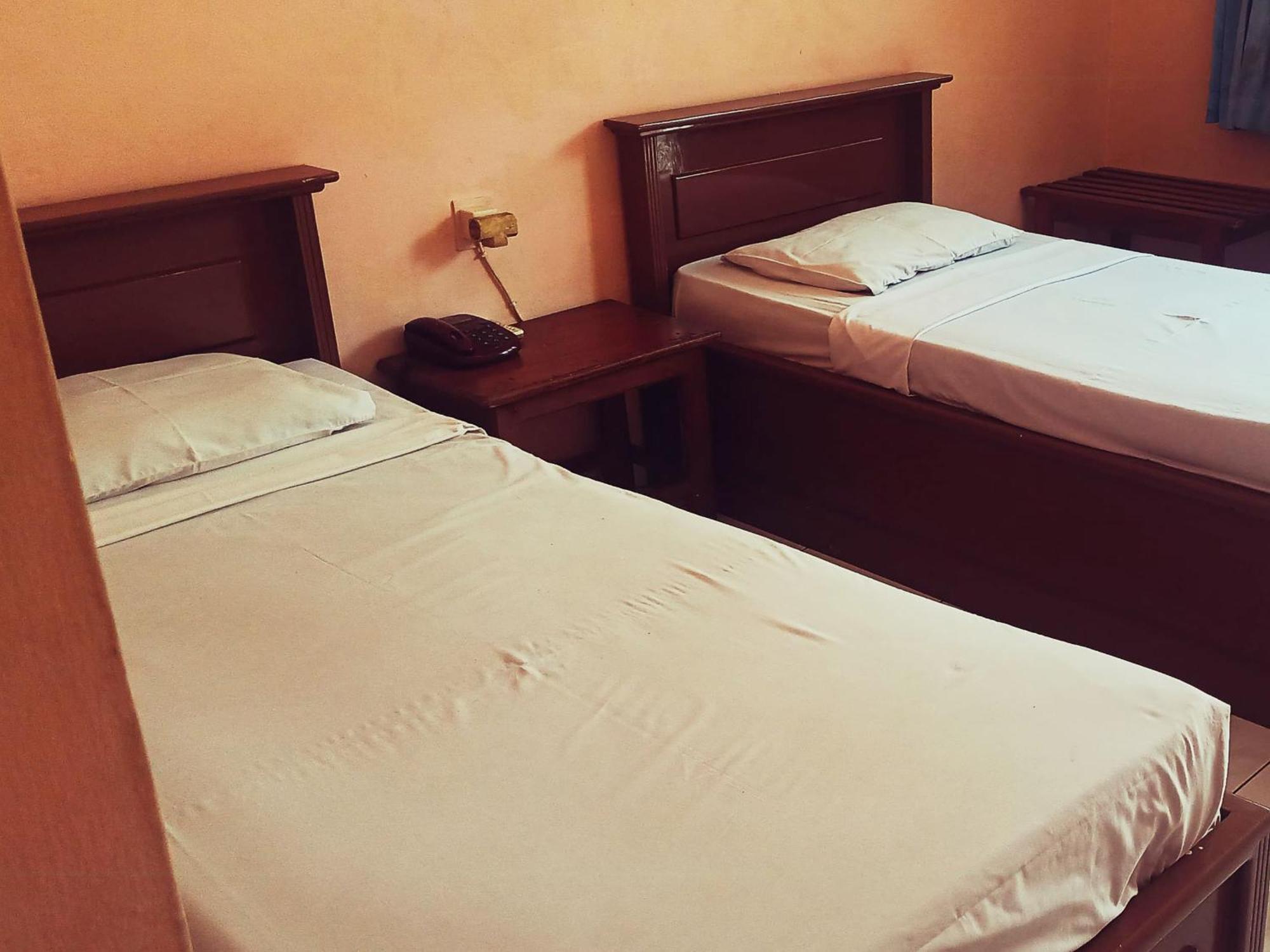 Hotel Wijaya Пурвокерто Екстериор снимка