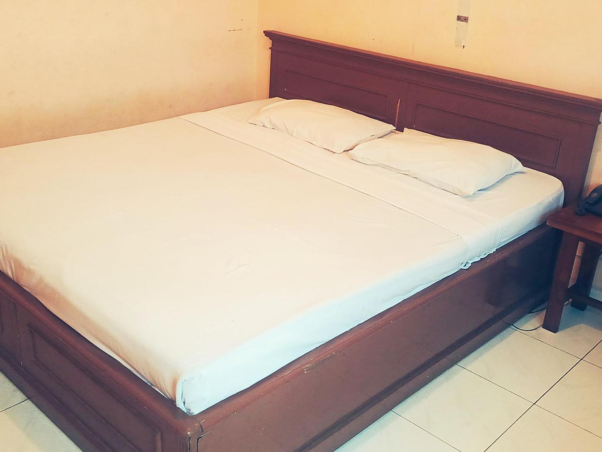 Hotel Wijaya Пурвокерто Екстериор снимка