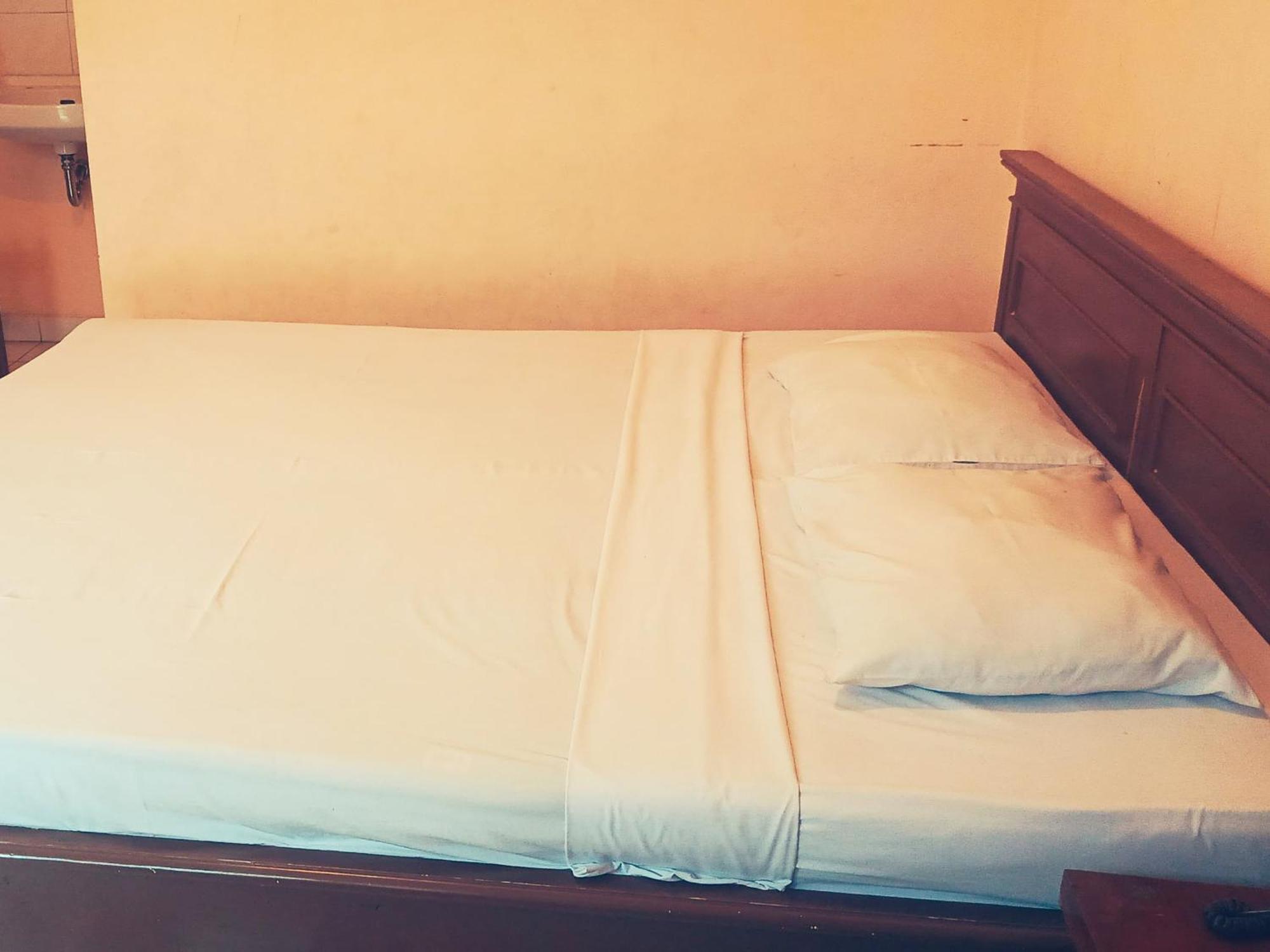Hotel Wijaya Пурвокерто Екстериор снимка